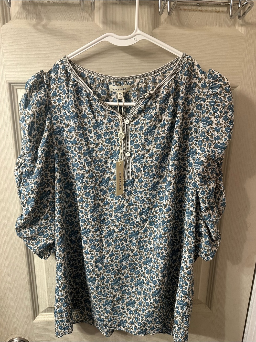 Max Studio Blue and Cream Floral Henley Tunic with Puff Sleeves